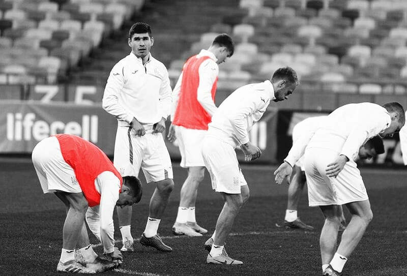 Players Warming Up copy dynamic stretching